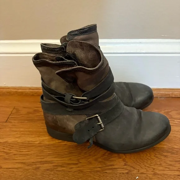 Miz Mooz Savvy Moto Buckle Boots Distressed Gray - 39 - Picture 2 of 9